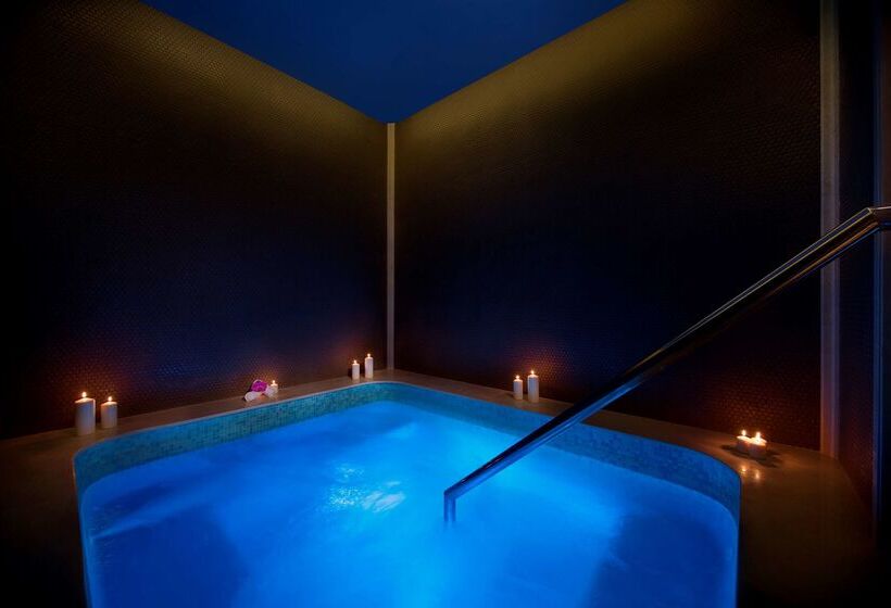 Alrayyan Hotel Doha, Curio Collection By Hilton