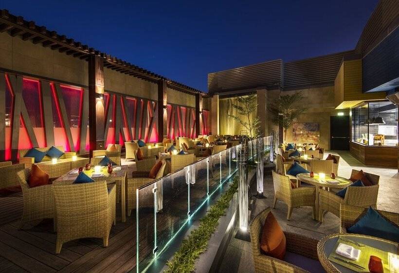 Alrayyan Hotel Doha, Curio Collection By Hilton