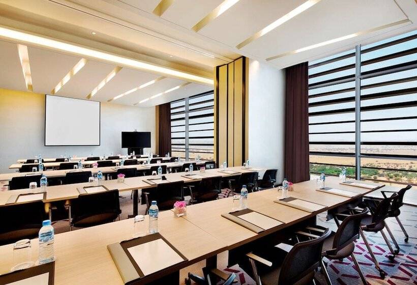 Alrayyan Hotel Doha, Curio Collection By Hilton