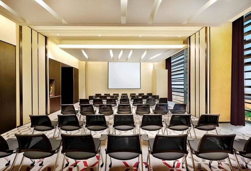 Alrayyan Hotel Doha, Curio Collection By Hilton