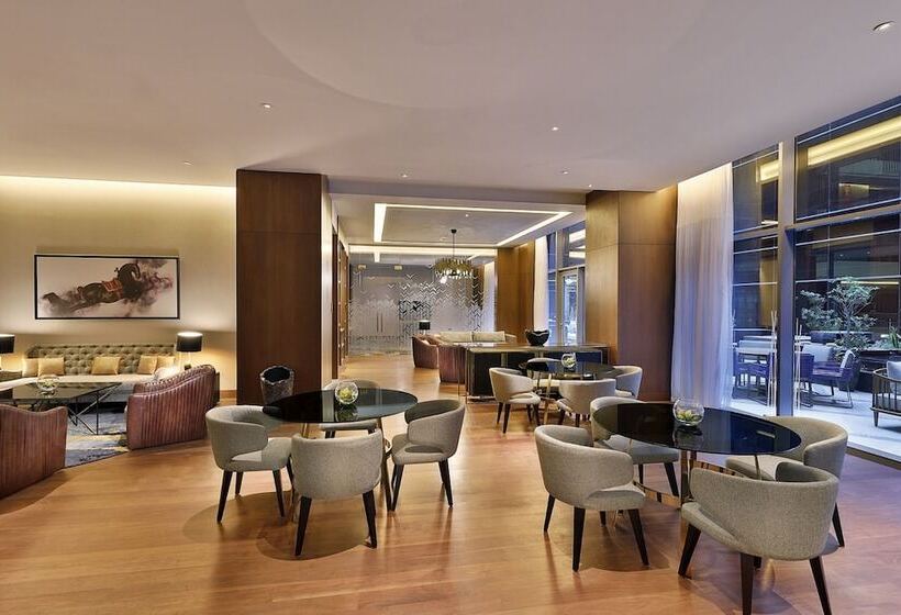 Alrayyan Hotel Doha, Curio Collection By Hilton