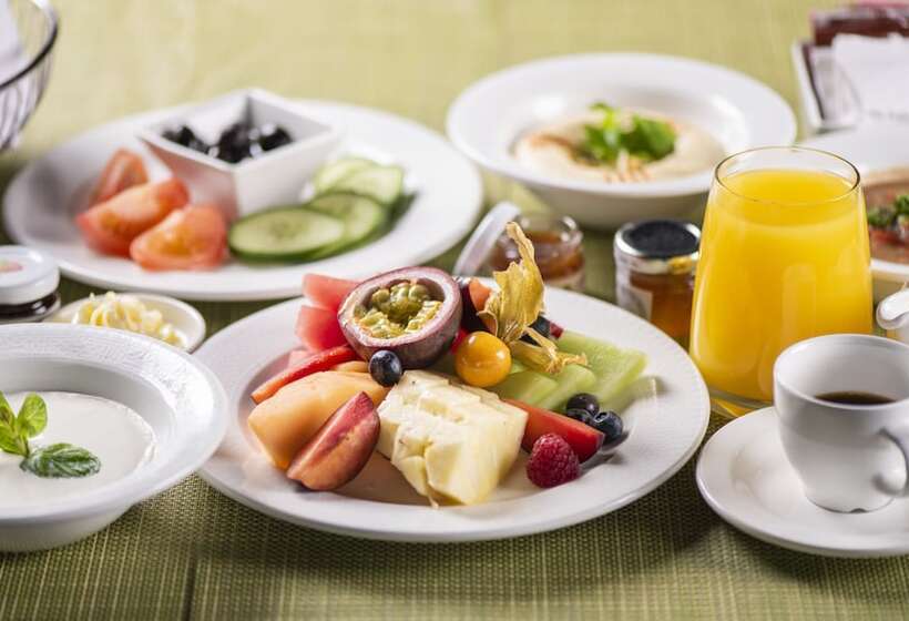 Alrayyan Hotel Doha, Curio Collection By Hilton