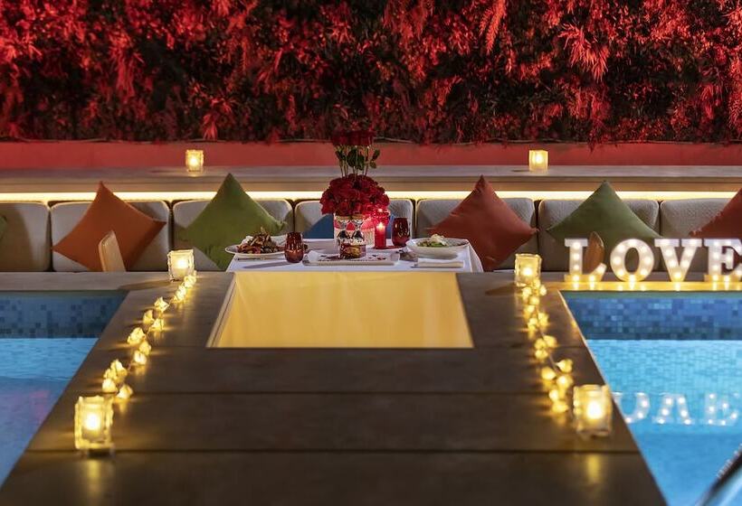 Alrayyan Hotel Doha, Curio Collection By Hilton