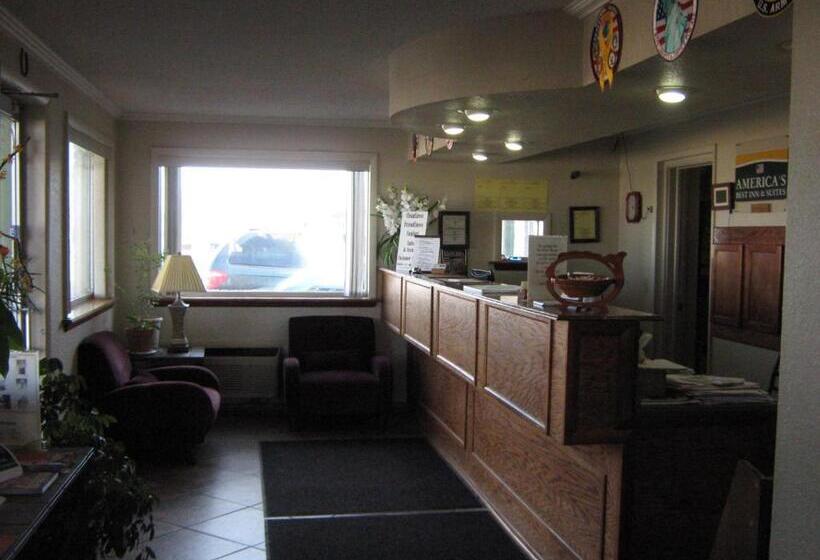 בית מלון כפרי America's Best Inn and Suites Emporia