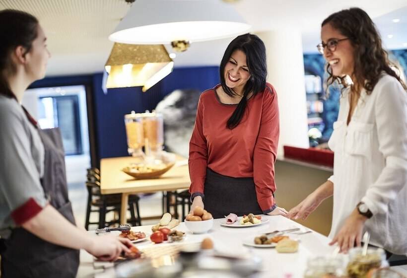 Aparthotel Adagio Edinburgh Royal Mile