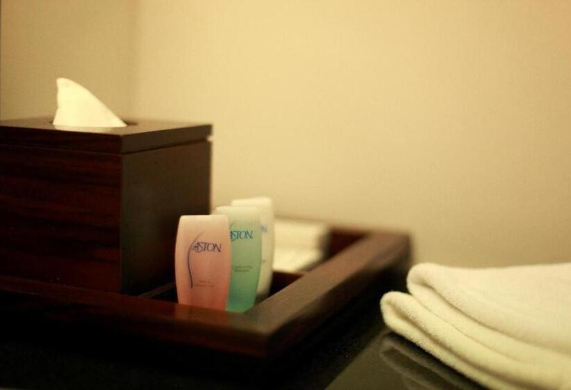 هتل Aston Tanjung City