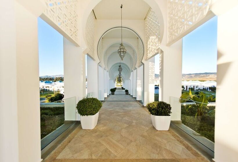 هتل Banyan Tree Tamouda Bay