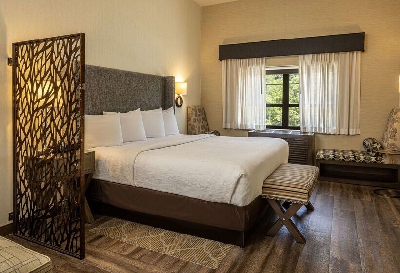 فندق Best Western Plus Franciscan Square Inn & Suites  Steubenville