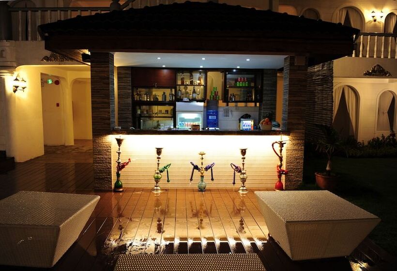 בית מלון כפרי Boracay Summer Palace