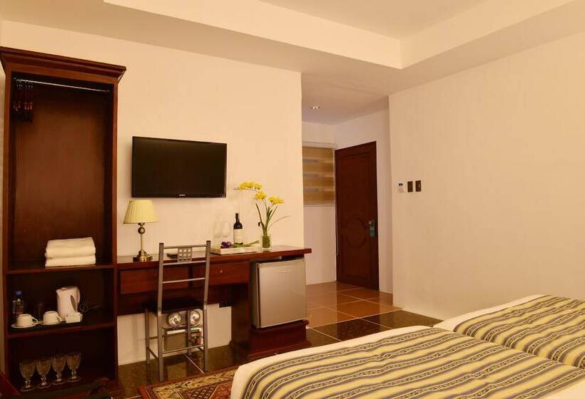 בית מלון כפרי Boracay Summer Palace