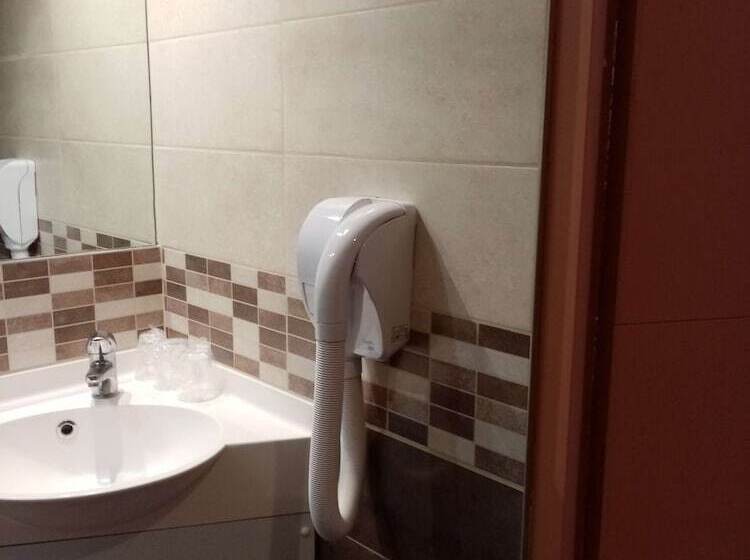 Brit Hotel St Quentin/nord