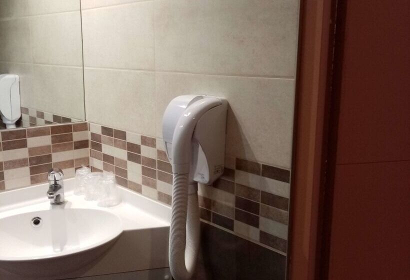 Brit Hotel St Quentin/nord