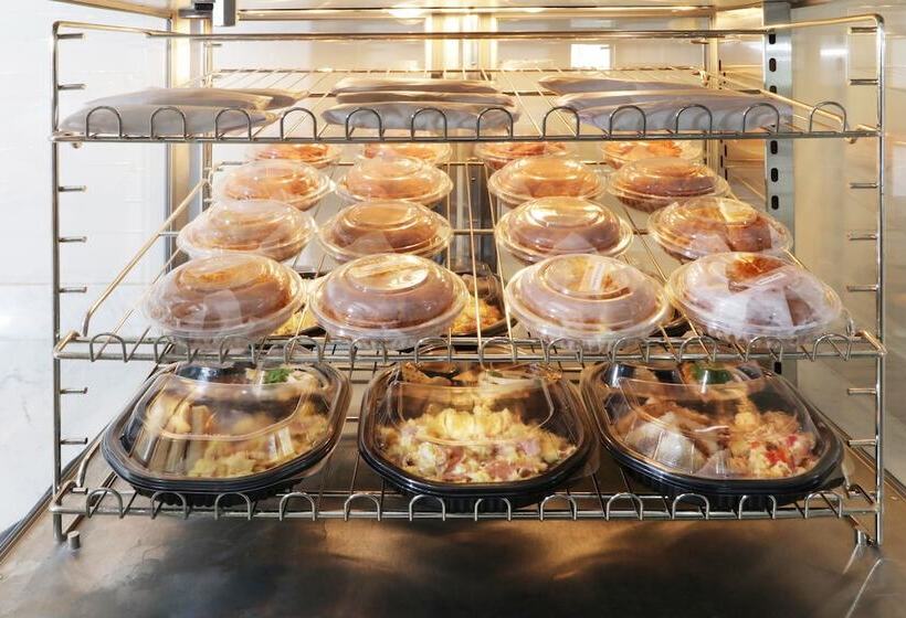 Отель Candlewood Suites Celaya By Ihg