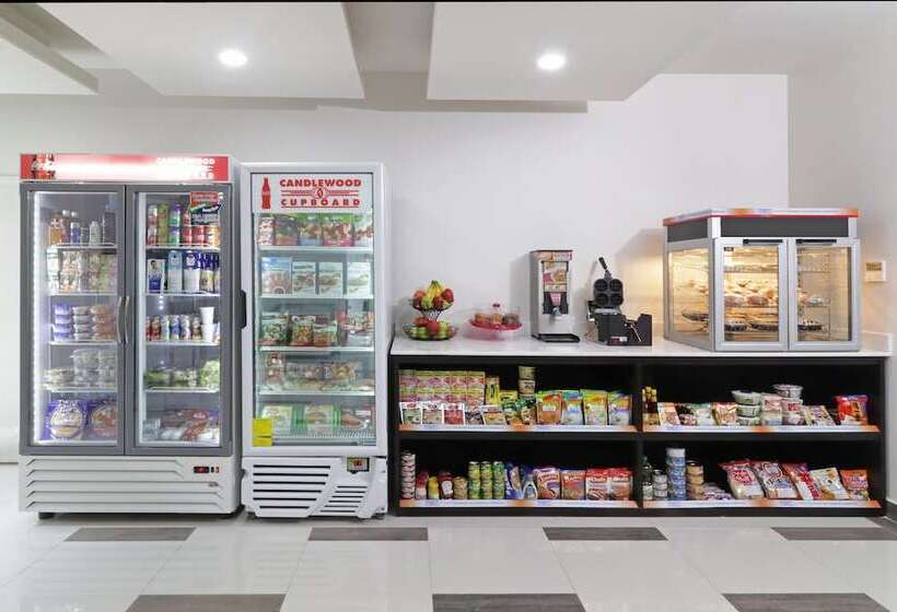 Отель Candlewood Suites Celaya By Ihg