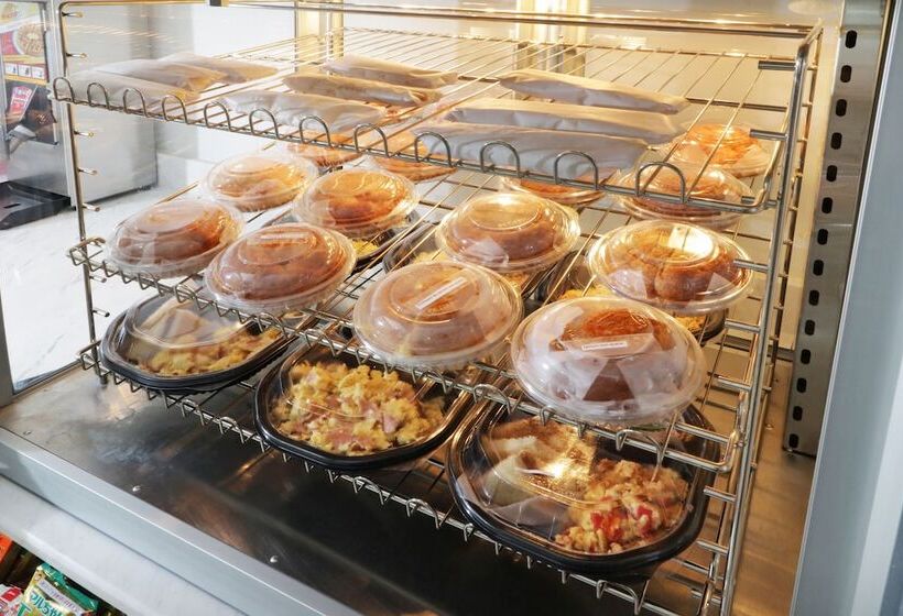 Отель Candlewood Suites Celaya By Ihg