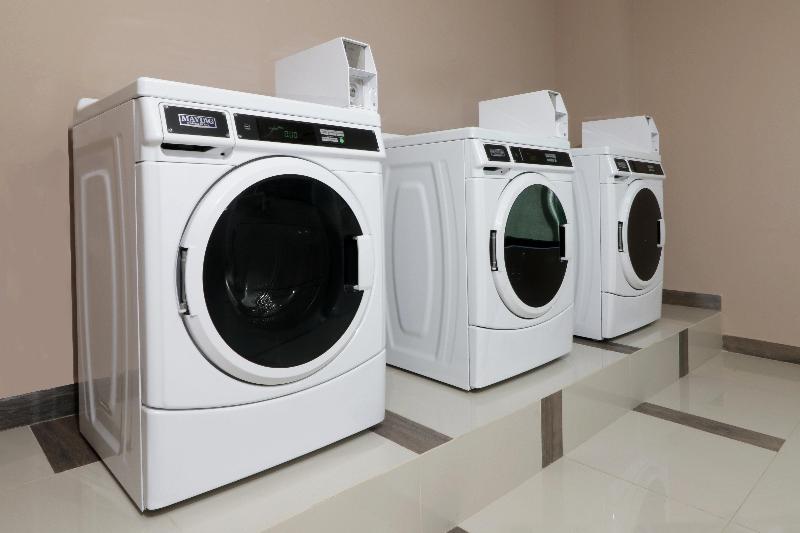 Отель Candlewood Suites Celaya By Ihg