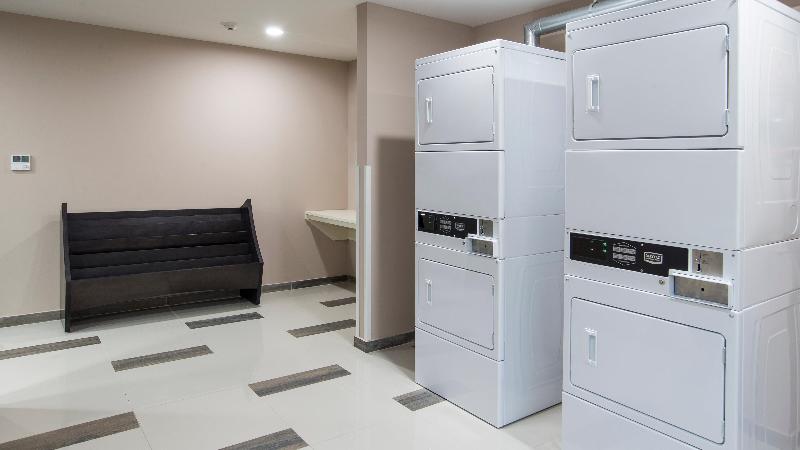 Отель Candlewood Suites Celaya By Ihg