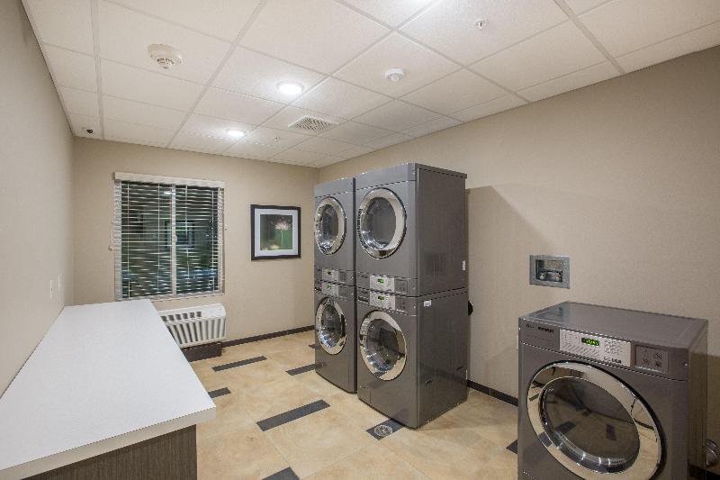 בית מלון כפרי Candlewood Suites   Omaha Millard Area, An Ihg