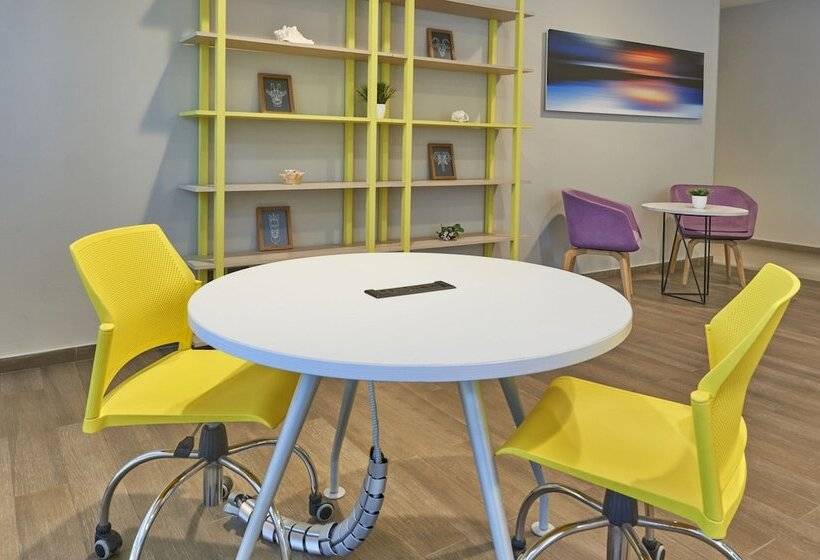 Отель City Express Suites By Marriott Playa Del Carmen