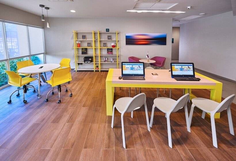 Отель City Express Suites By Marriott Playa Del Carmen