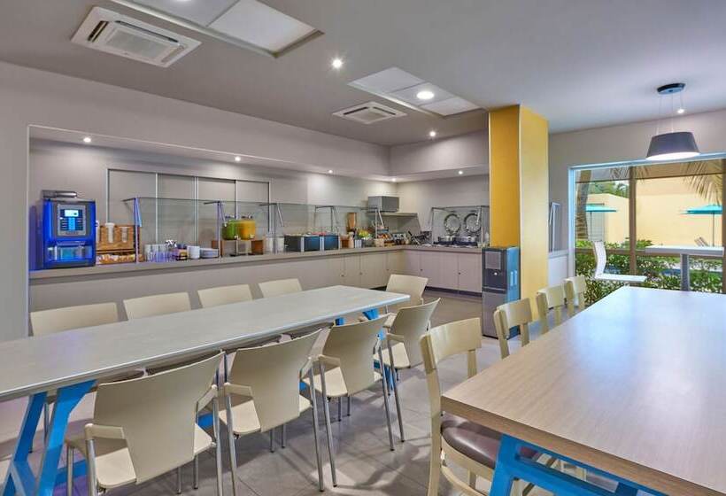 Отель City Express Suites By Marriott Playa Del Carmen