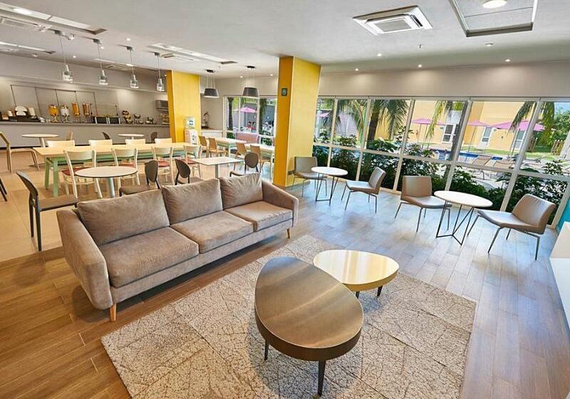 Отель City Express Suites By Marriott Playa Del Carmen