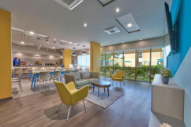 Отель City Express Suites By Marriott Playa Del Carmen