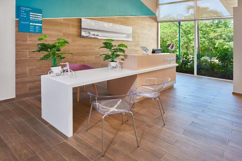 Отель City Express Suites By Marriott Playa Del Carmen