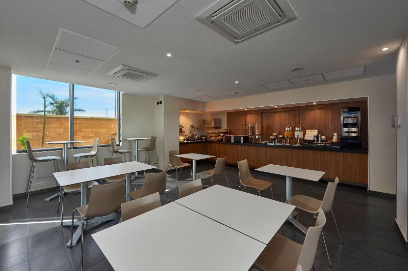 Отель City Express By Marriott Rosarito