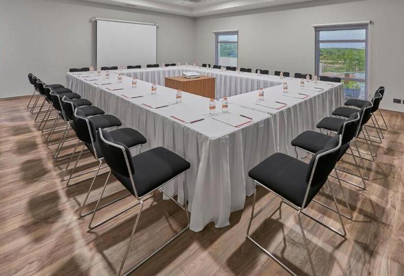 فندق City Express Suites By Marriott Silao Aeropuerto