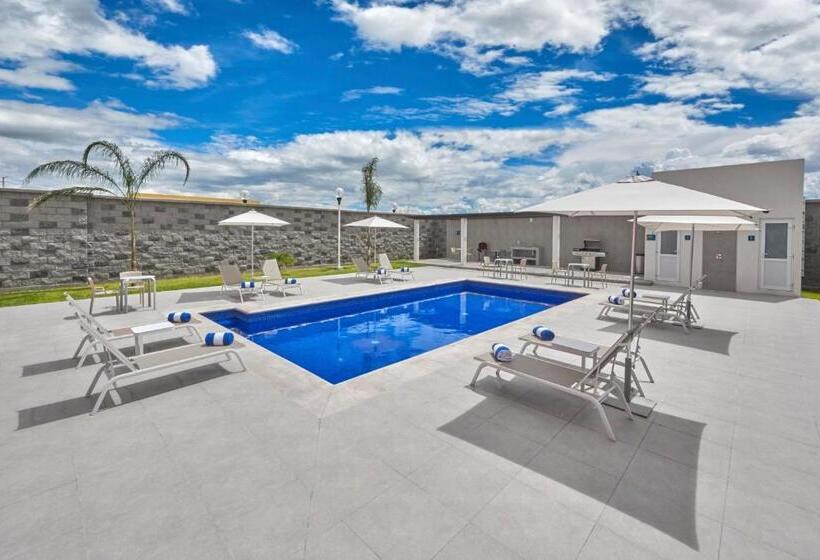 فندق City Express Suites By Marriott Silao Aeropuerto