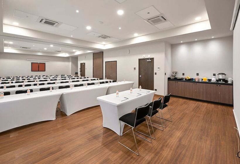 فندق City Express Suites By Marriott Silao Aeropuerto