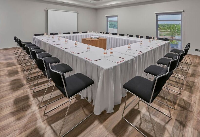 فندق City Express Suites By Marriott Silao Aeropuerto