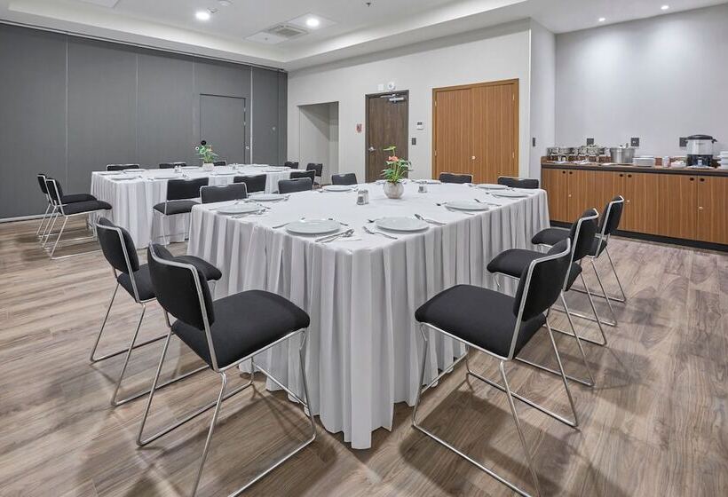 فندق City Express Suites By Marriott Silao Aeropuerto