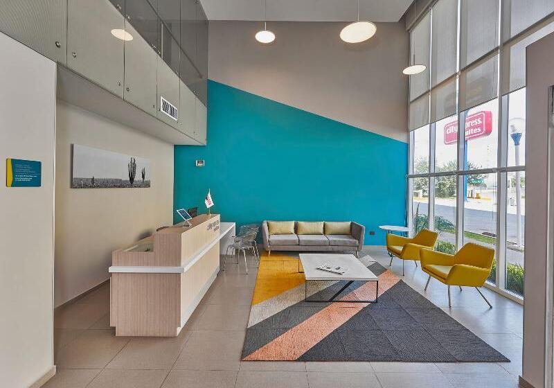 فندق City Express Suites By Marriott Silao Aeropuerto