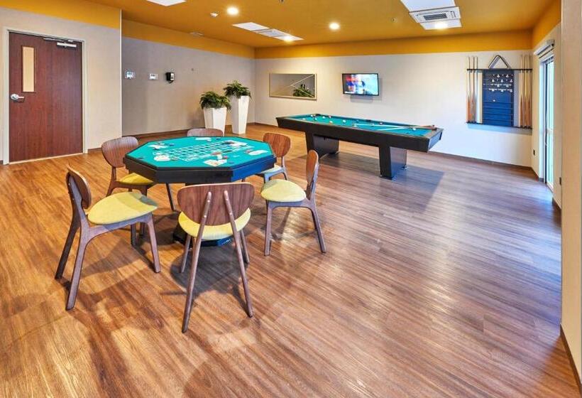 فندق City Express Suites By Marriott Silao Aeropuerto