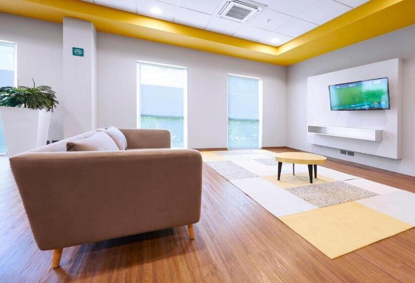 فندق City Express Suites By Marriott Silao Aeropuerto