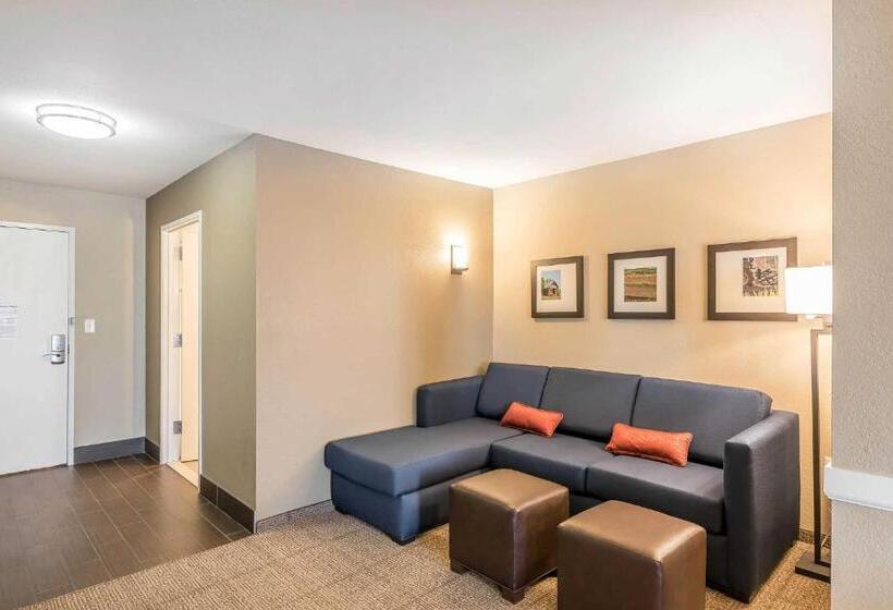 فندق Comfort Inn & Suites Sidney I 80