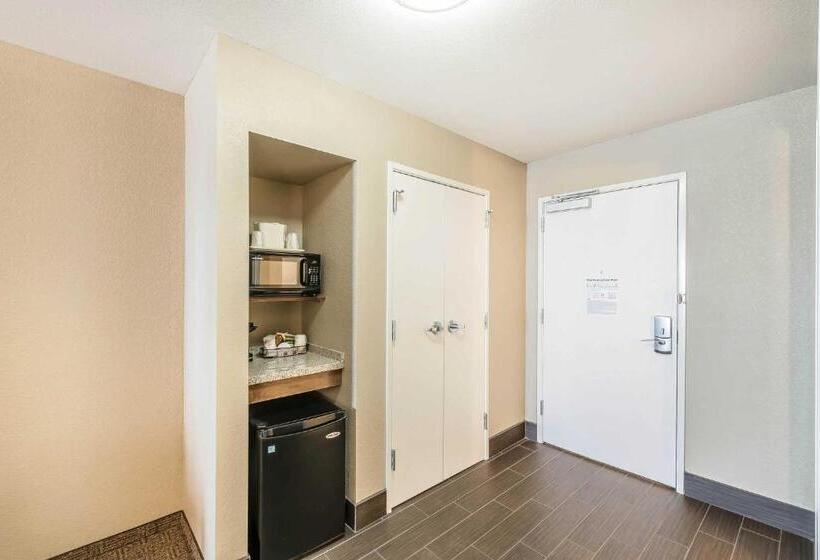 فندق Comfort Inn & Suites Sidney I 80