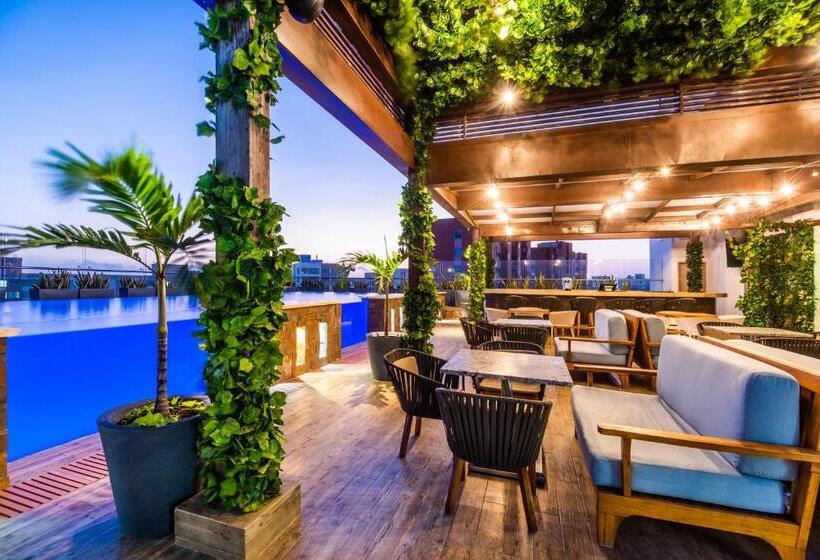 هتل Crowne Plaza Barranquilla, An Ihg