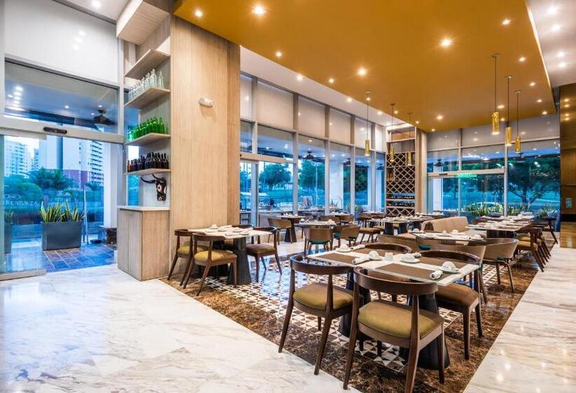 Отель Crowne Plaza Barranquilla, An Ihg