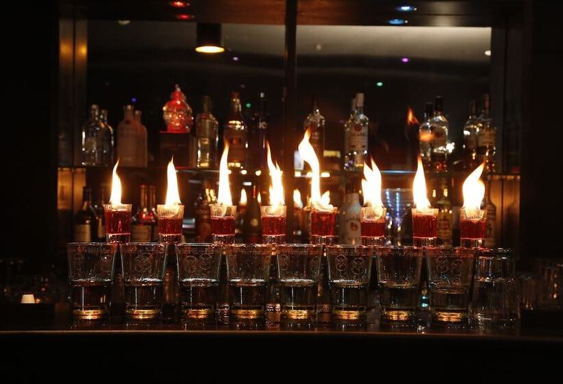 هتل Crystal Palace