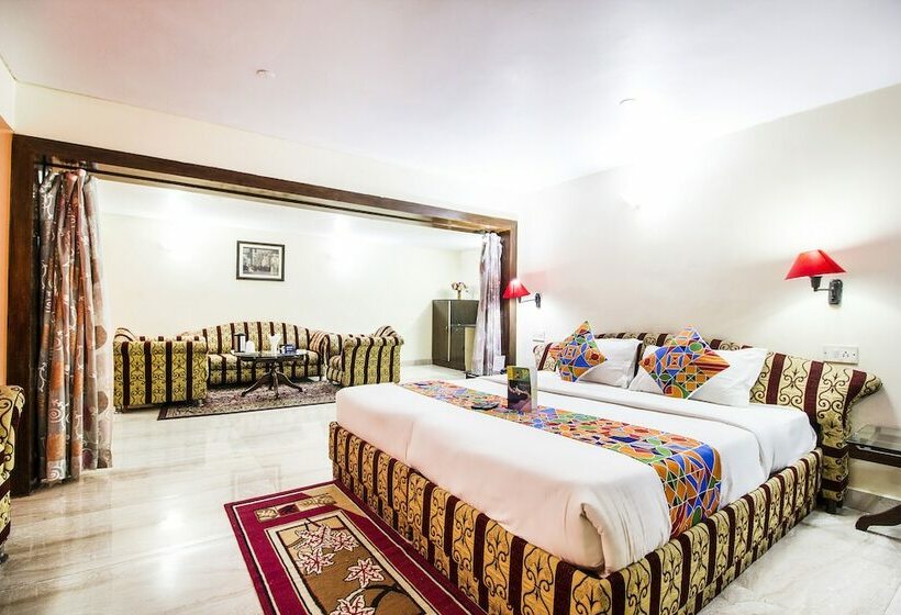 Fabhotel Mayfair Inn