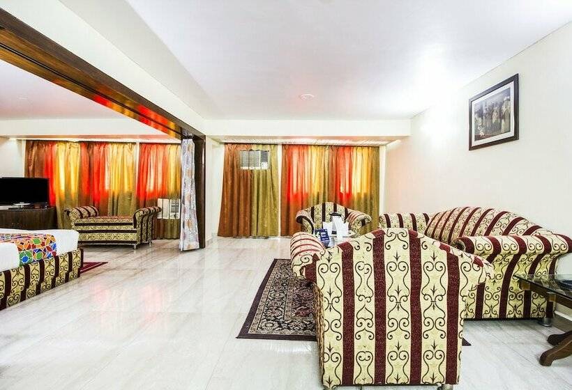 Fabhotel Mayfair Inn