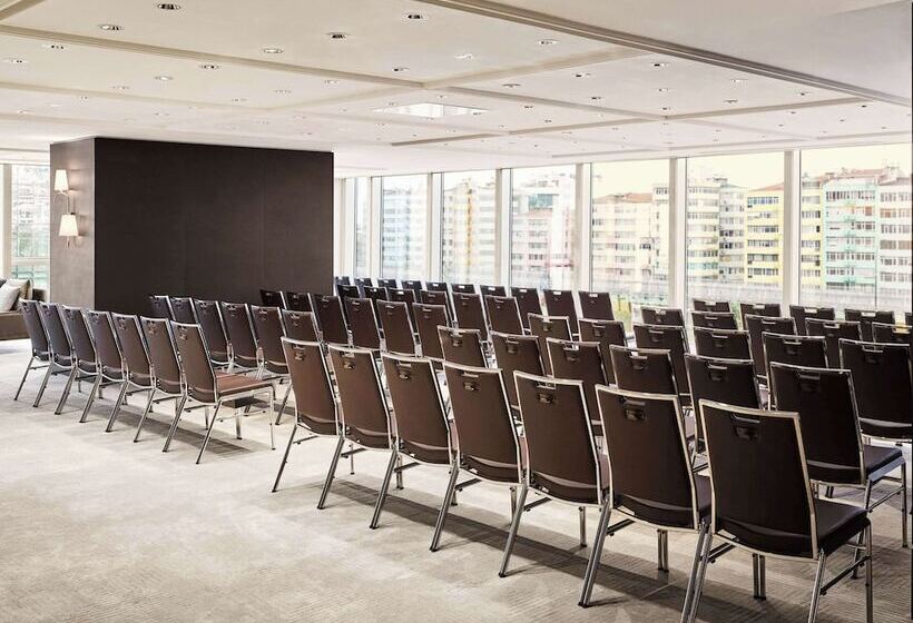 ホテル Fairmont Quasar Istanbul