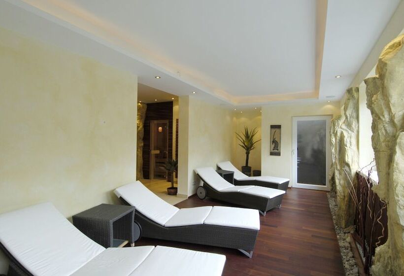 فندق Friesachers Aniferhof