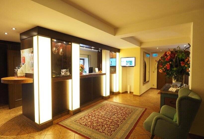 فندق Friesachers Aniferhof