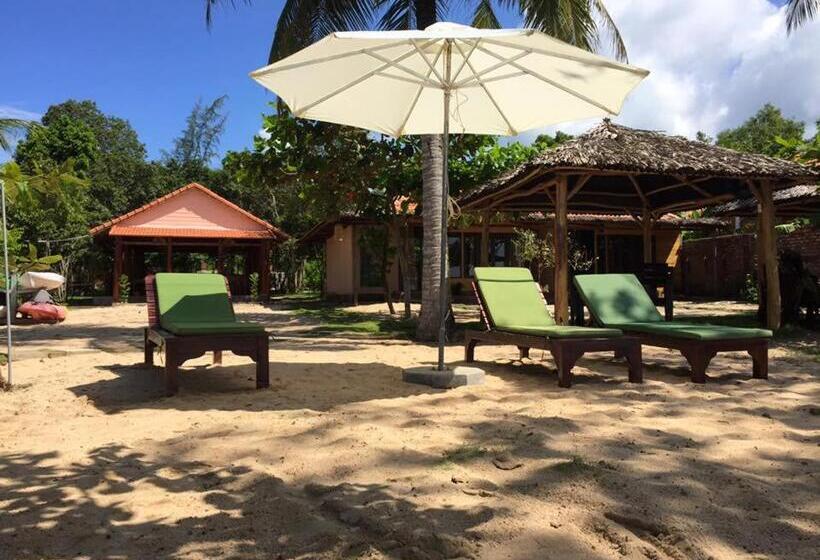 هتل Gold Sand Beach Bungalow