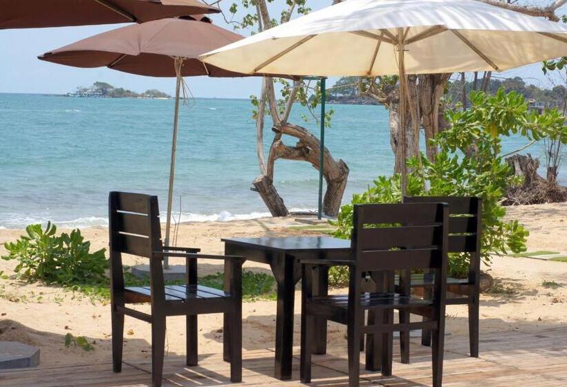 هتل Gold Sand Beach Bungalow