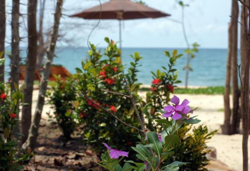 هتل Gold Sand Beach Bungalow